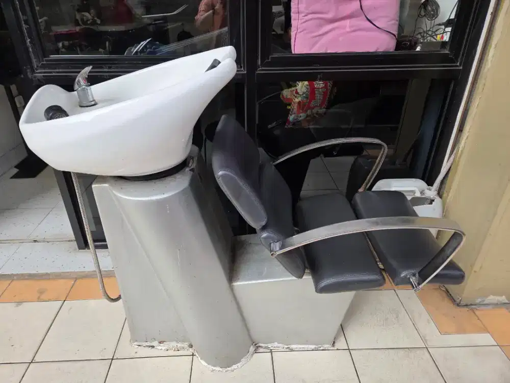 Di Jual Kursi Keramas Salon Keramik