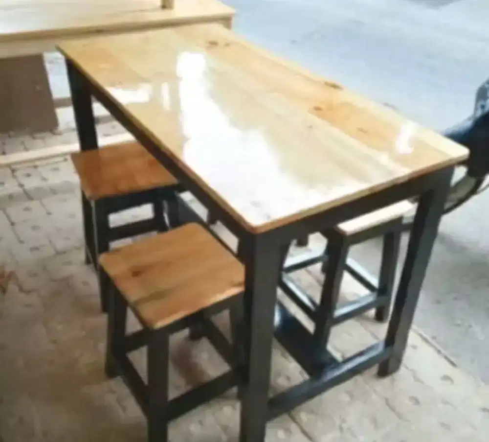 Meja dan Kursi ex Cafe