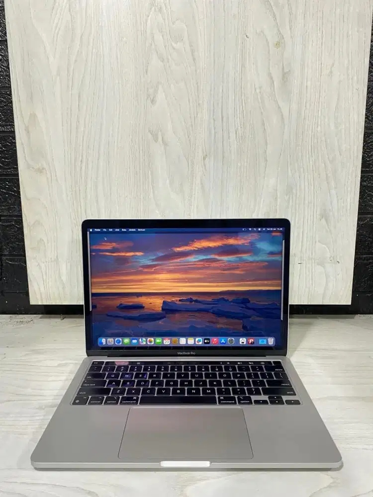 Macbook Pro M1 2020 13inc RAM 16gb SSD 256gb SILVER