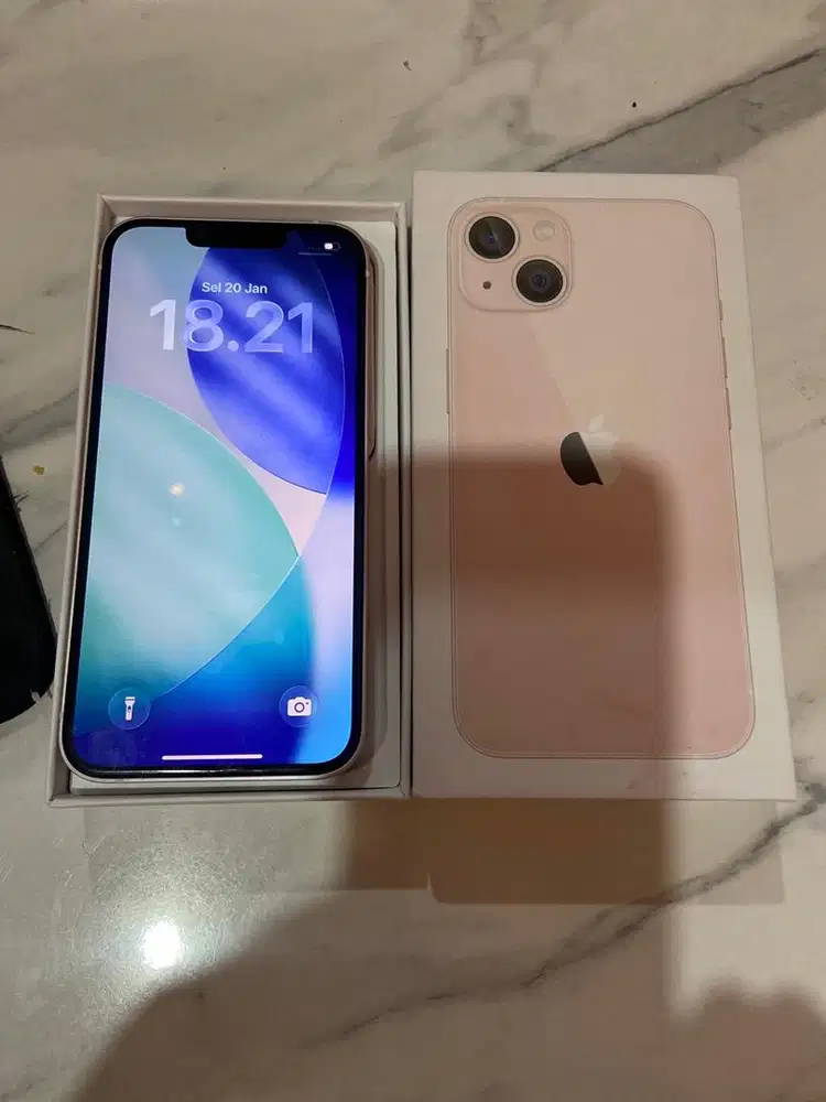 Iphone 13 soft pink