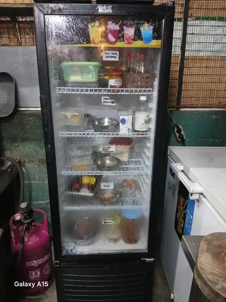 Eks.resto, kondisi semuanya samgat baik, 90% termasuk chiller, freezer