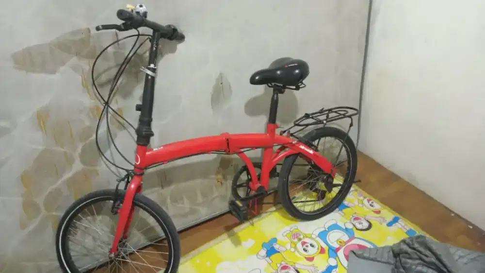 Sepeda Lipat Warna Merah