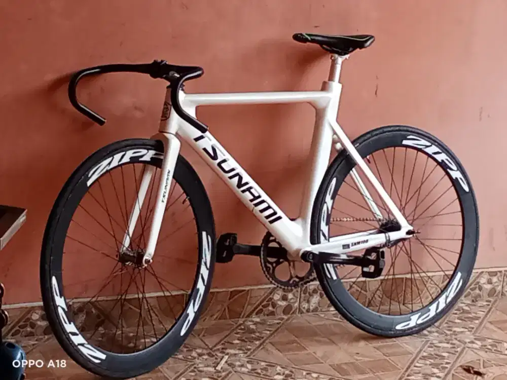 Sepeda fixie tsunami