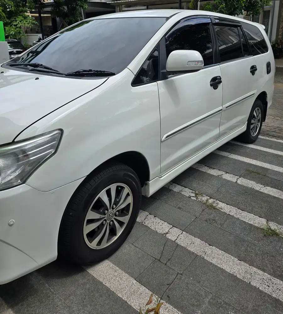 Innova 2014 Diesel LOW Km Antikk