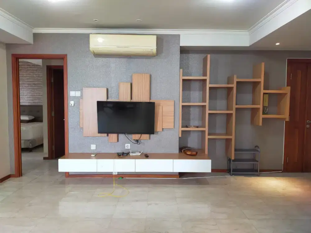 Disewakan 3BR Full Furnish Lantai Tinggi di Apartemen Royal Mediterania Garden