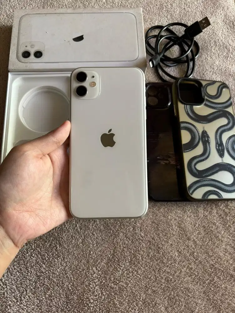 IPhone 11 128GB White Inter Nomines Fullset