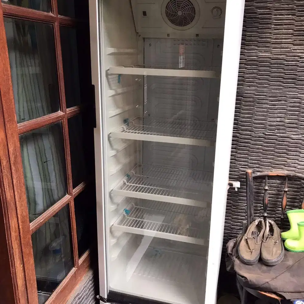 SHOWCASE POLYTRON 280L