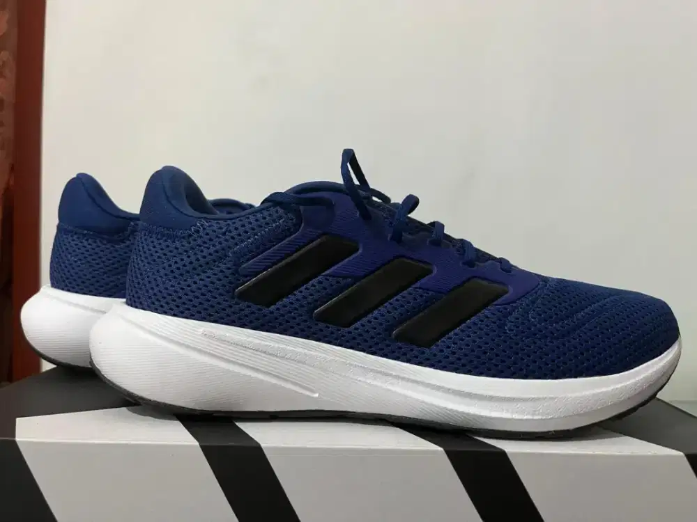 Sepatu Adidas Running