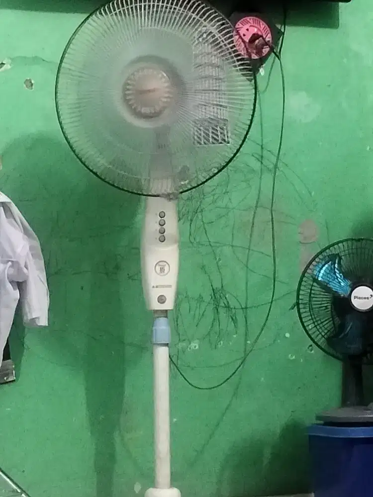 Kipas angin cosmos  standing belum pernah service an