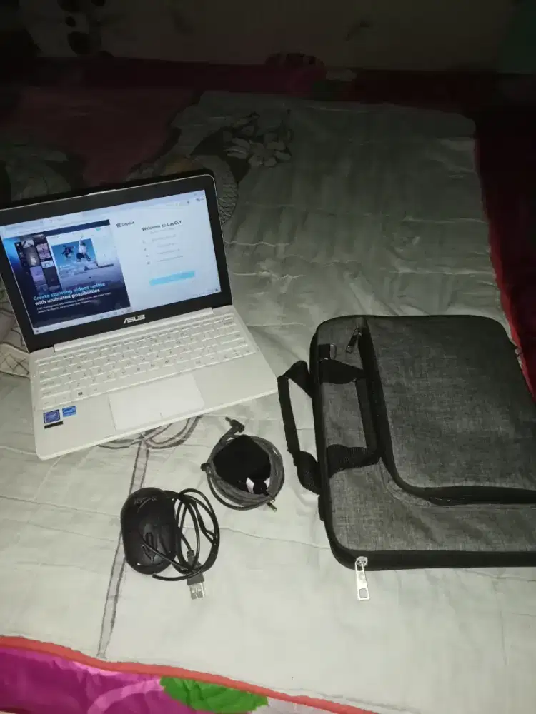 Laptop asus notebook E203NAH