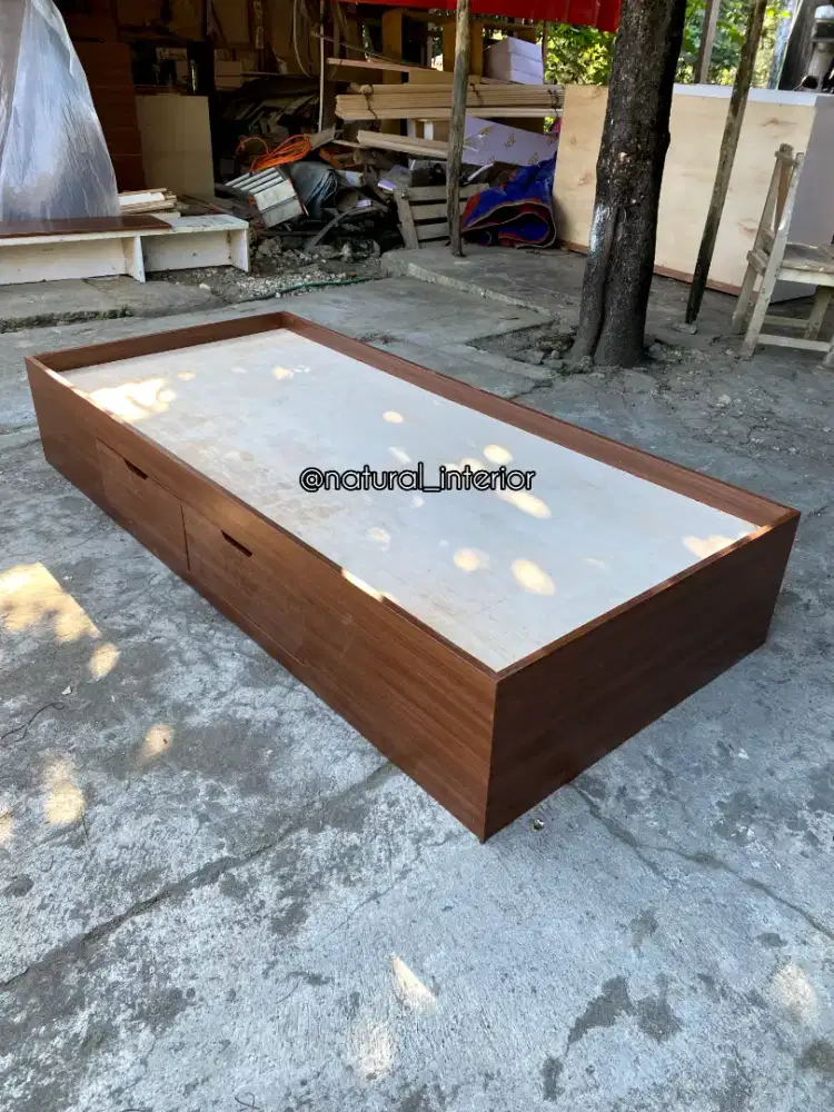 Dipan / tempat tidur