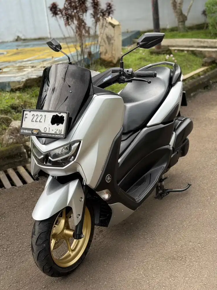 Yamaha Nmax 155 New Keyless Thn 2023 Silver Mulus