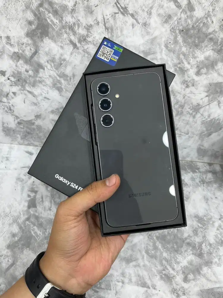 Samsung S24 FE 8/256Gb