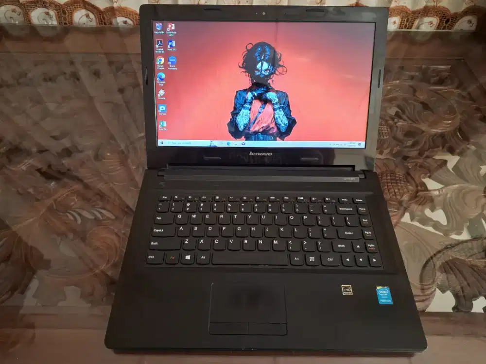 Laptop lenovo quadcore N3540, ram 8gb, hdd 500gb, win 10 siap pakai