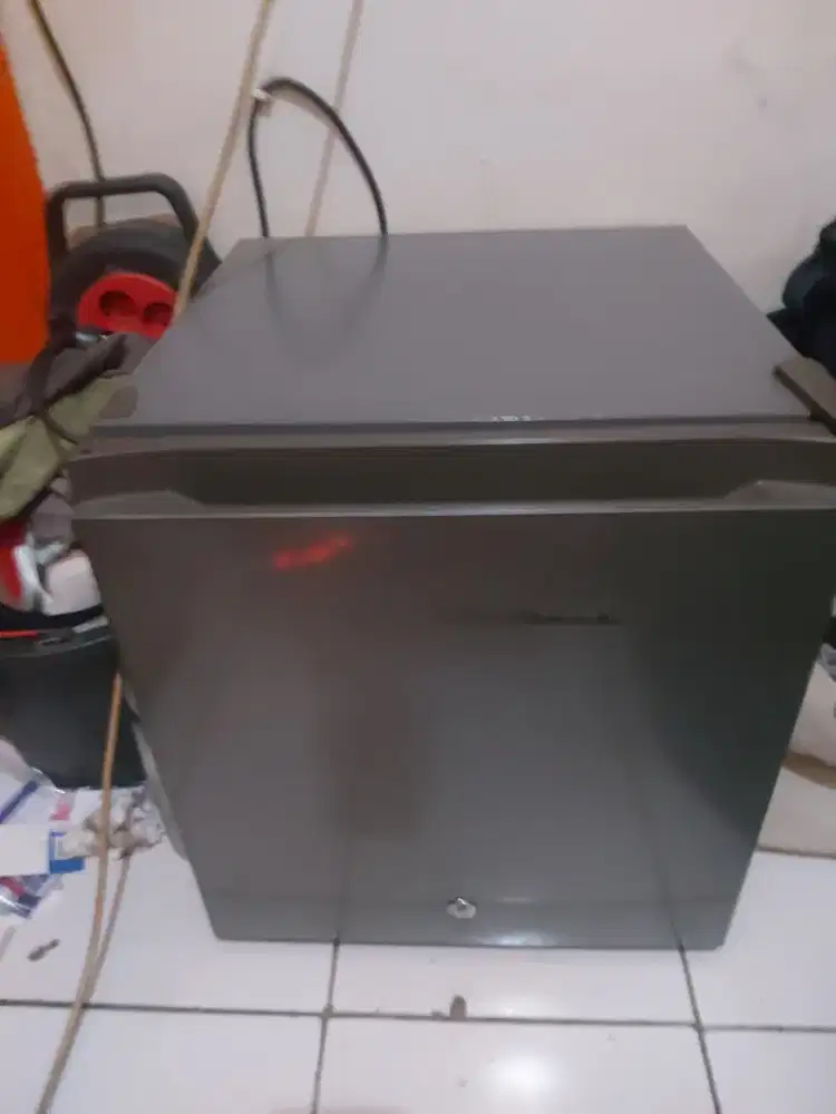 Kulkas portable HISENSA