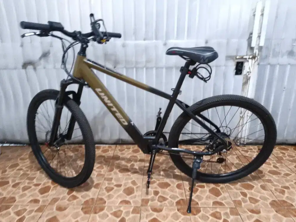 Sepeda E-Bike United Manrola
