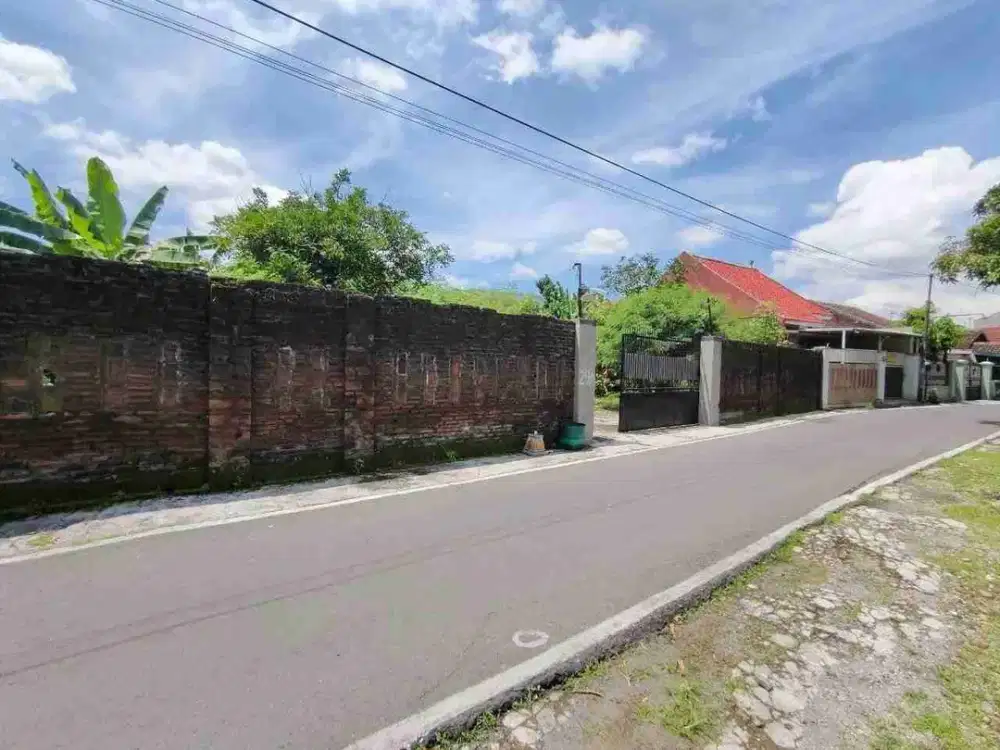 Tanah Pekarangan Luas 1.079m² Siap Bangun di Baturan