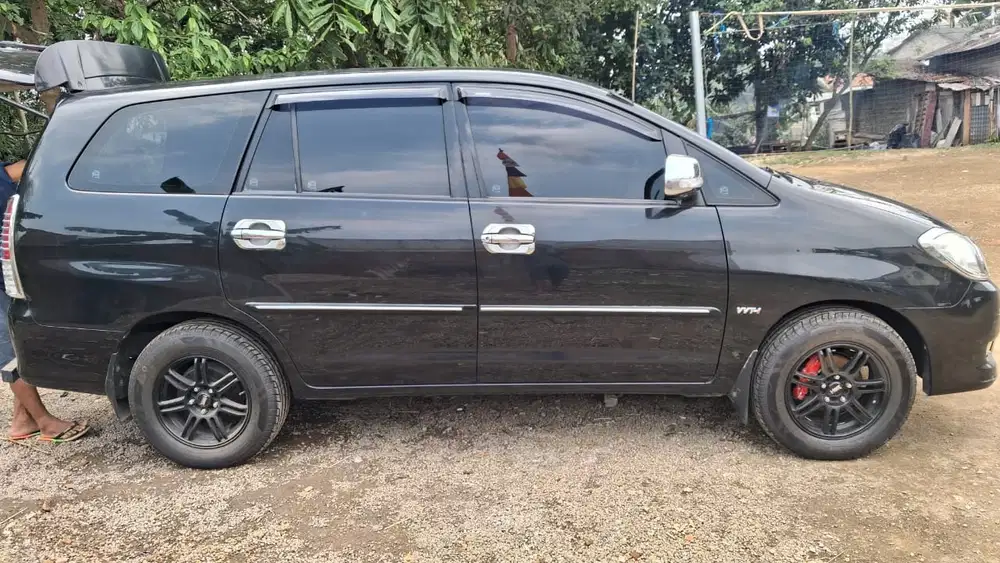 Toyota Kijang Innova 2010 Bensin