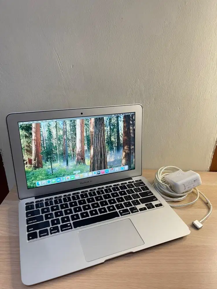 Macbook Air 11 inch 2014 Core i5 ssd 1TB wow. siapa cepat aja murah