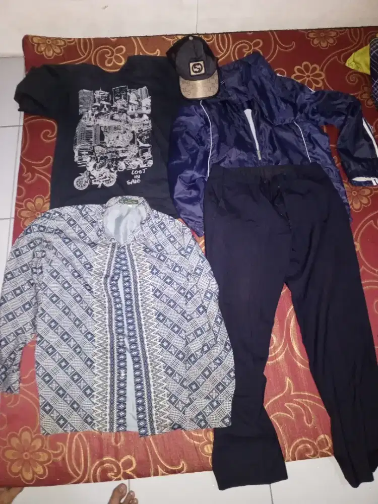 Kemeja batik lengan panjang