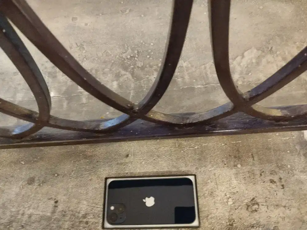 Iphone 13 128gb barang baru kuat