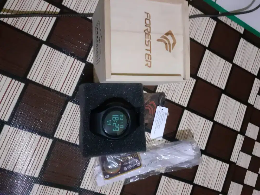 Dijual jam tangan forester warna hitam digital
