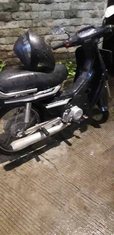 Jual motor honda astrea legenda thn 2003 surat komplit stnk dan bpkb