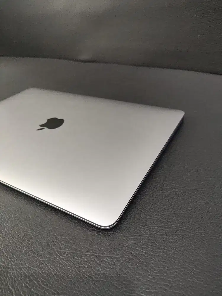 Macbook Air M1 2020 grey, apple M1, 8/256