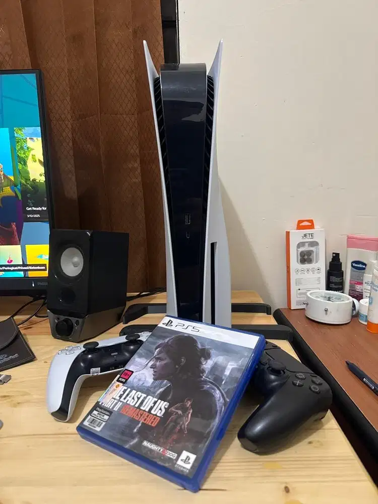 PS5 fat disc + 2 dualsense + Last of Us 2