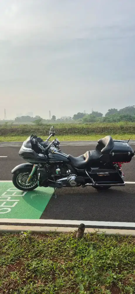 Dijual motor harley davison road glide ultra 2013, pajak on, km19000