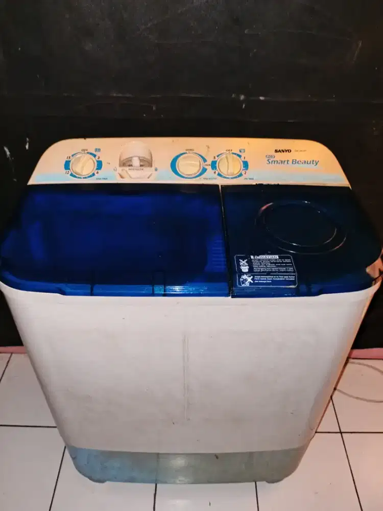 Mesin cuci SANYO SW-741XT