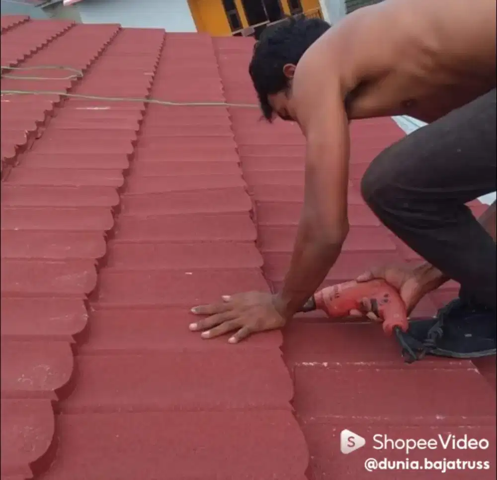 Perbaikan atap bocor dan talang