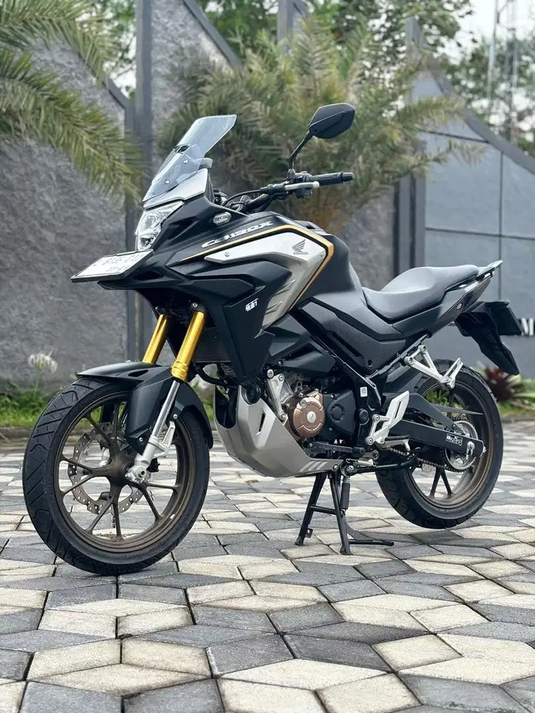 Honda CB 150X CBX 2024 Hitam Silver Odo 6rb Koko Motor