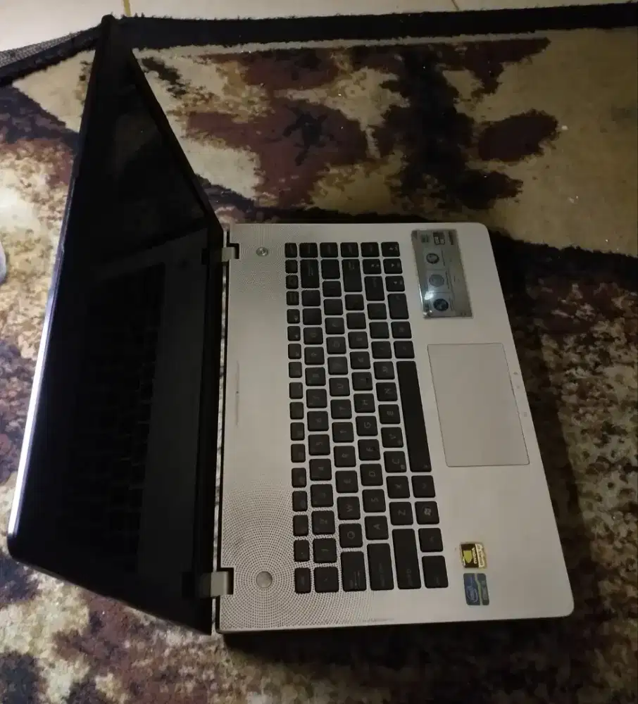 Laptop Asus Core i5 Dibaca