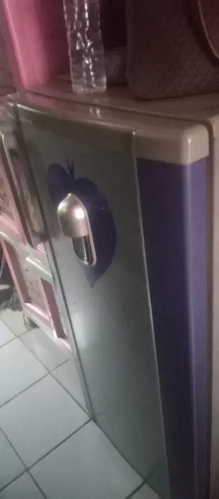 Kulkas clasio kran depan