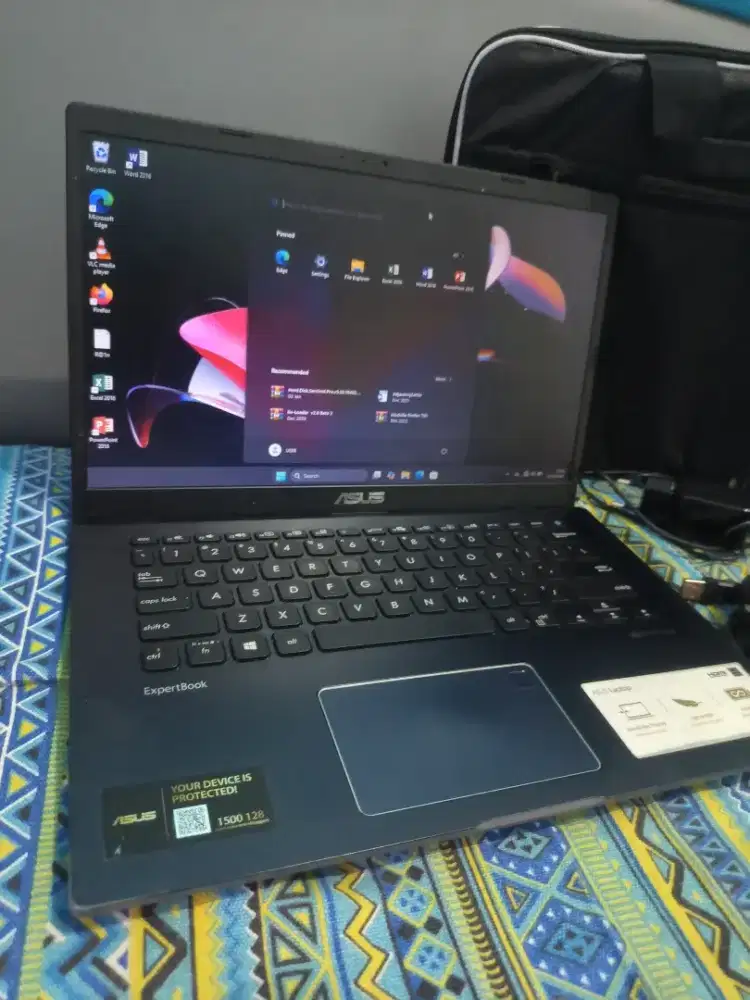 Laptop Asus X409J Core i5 gen 10 . Ram 12gb/SSD . Normal, siap pakai