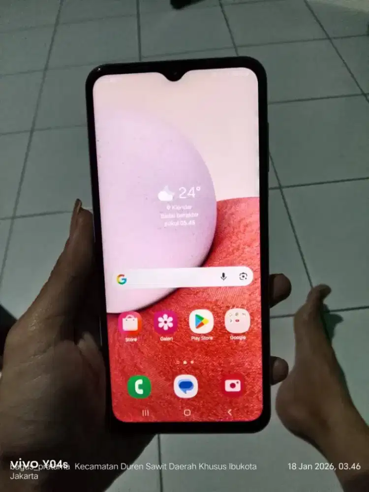 bantuin tmen mau jual galaxy a13 4+4/128 fullsett msih mulus bgtt