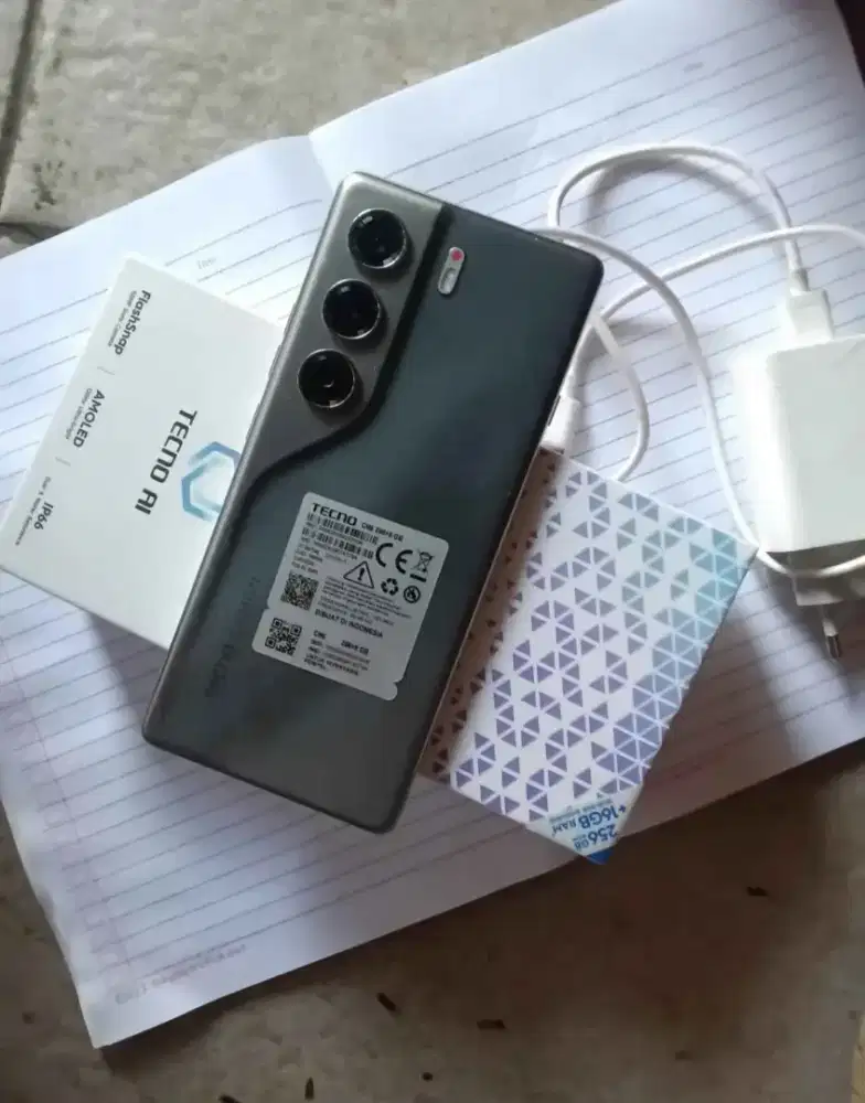 Tecno camon 40 masih mulus