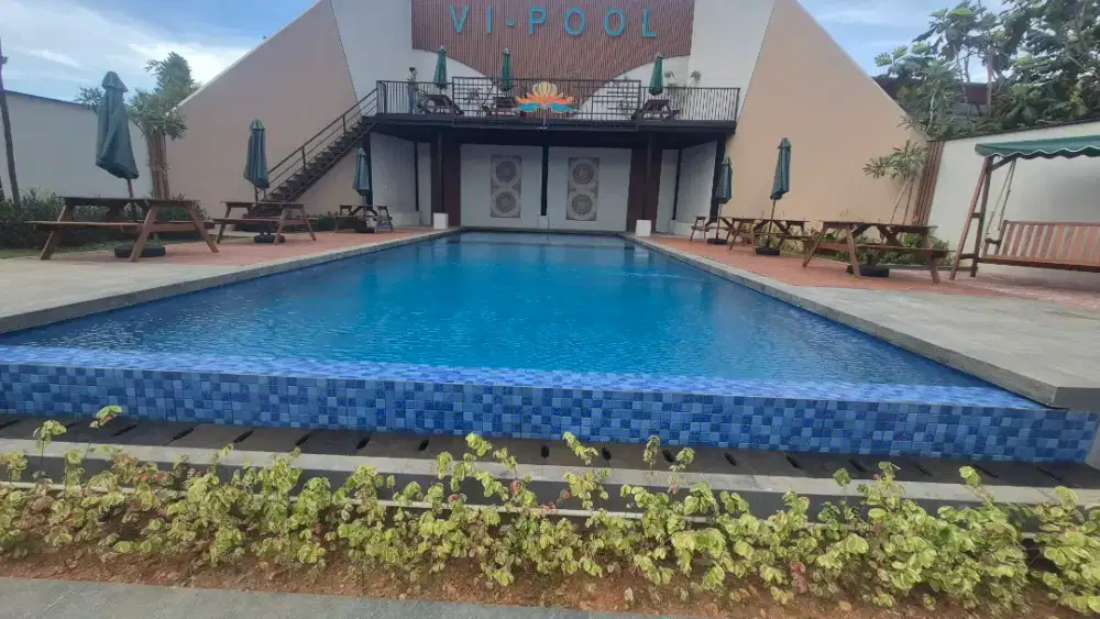 Promo Rumah 2 lantai siap huni, fasilitas cluster ada kolam Renang.