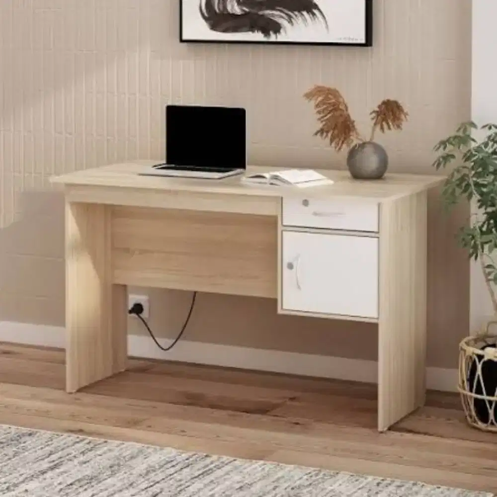 Meja kerja minimalis