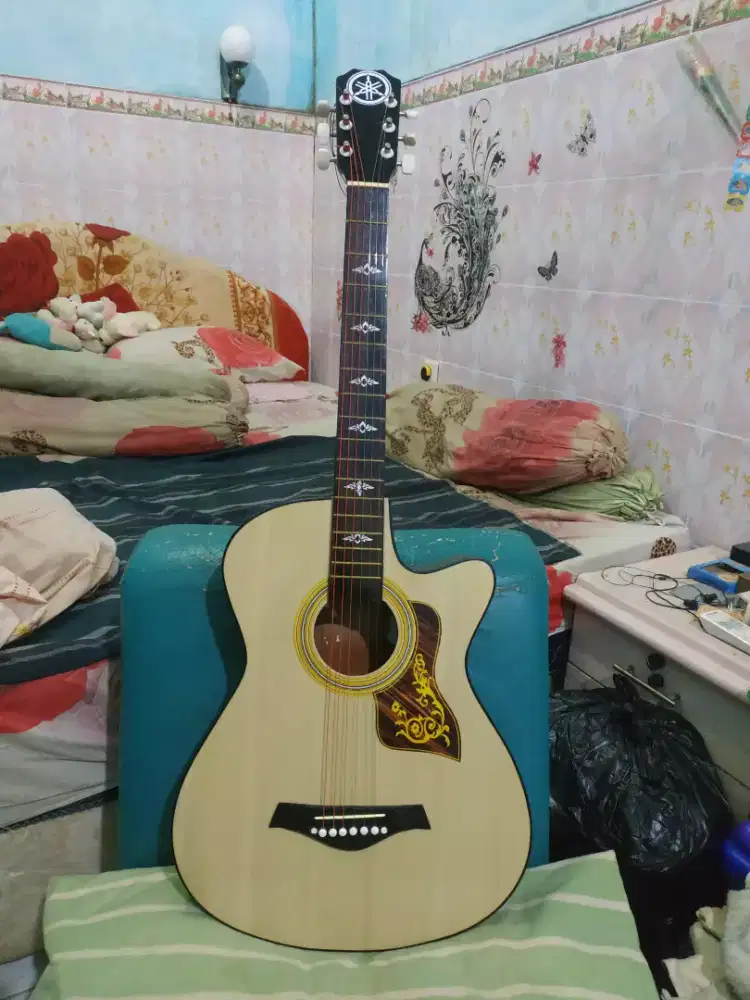 Gitar akustik Yamaha pun tanbes senar Ernieball lentur seting ceper