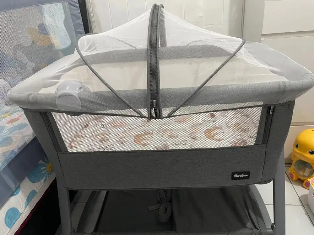 Box Bayi ( Tempat Tidur Bayi )