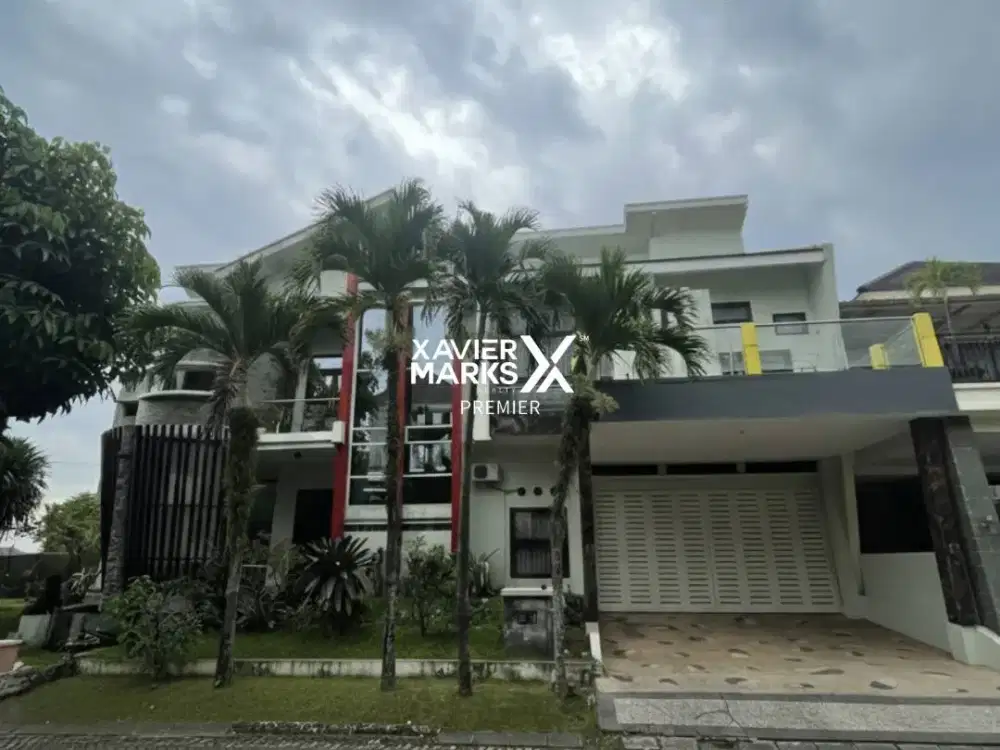 Rumah Luxury Family Friendly di Ijen Nirwana Klojen Malang Kawasan Elit