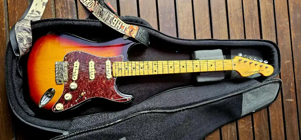 1 set alat musik Gitar