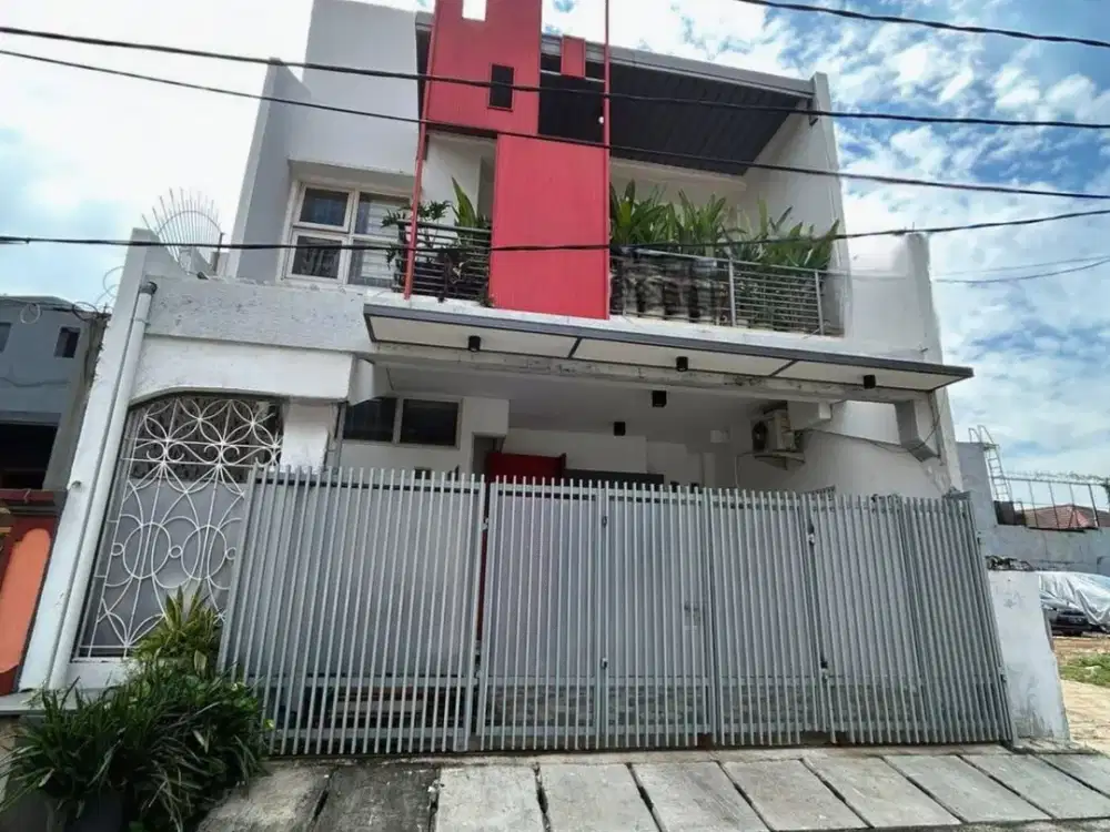 Dijual rumah tinggal 3lantai di Jati Palem Jakarta Timur
