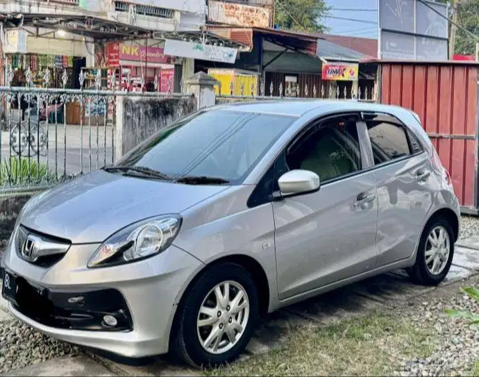 JUAL MOBIL BRIO THN 2016 DDI 1,2 E M/T CKD
