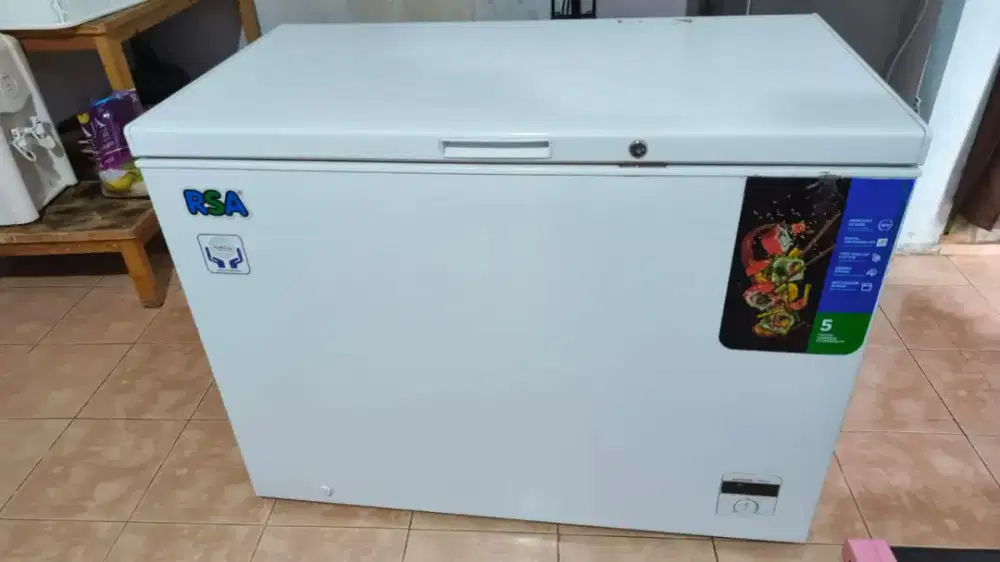 LEMARI PEMBEKU 318 LITER BY GEA