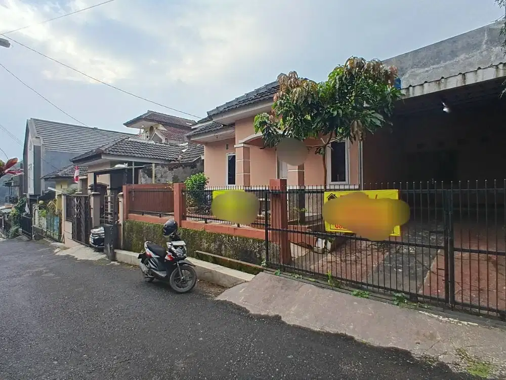 JUAL RUMAH DALAM KOMPLEK PADASUKA DEKAT ALUN-ALUN CIMAHI