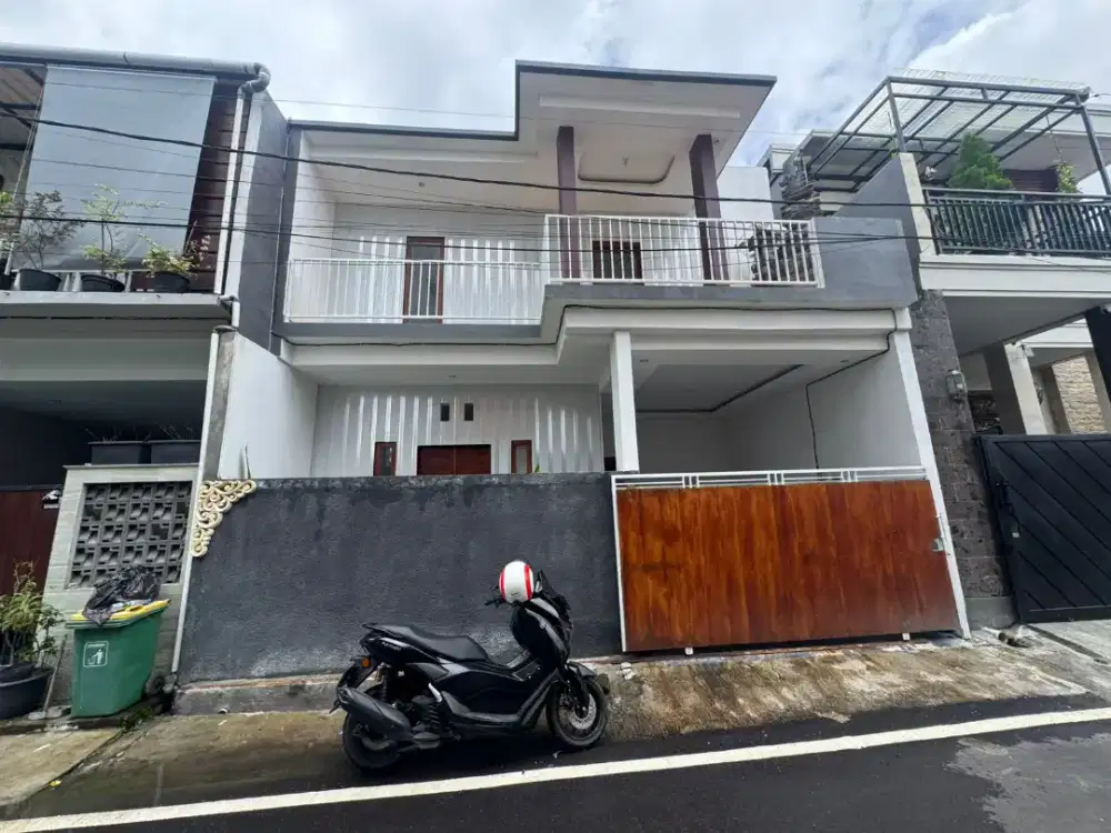 Sale rumah 2lt ada taman lingk perum elit sekar jepun jl6mtr hotmik