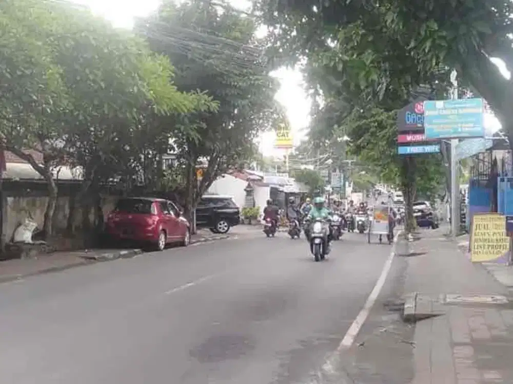 Lahan premium posisi ngantong terletak di pinggir jalan utama Canggu